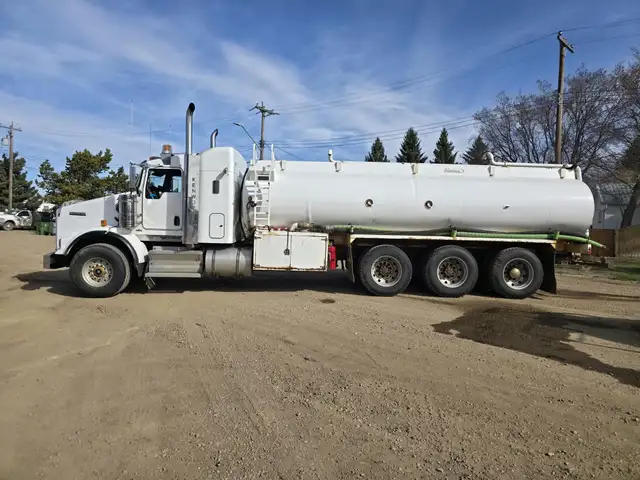 2015 KENWORTH T800 in Heavy Trucks in Kamloops - Image 9