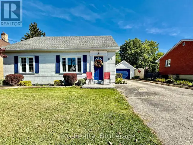 251 11TH AVENUE Hanover, Ontario in Houses for Sale in Owen Sound - Image 2