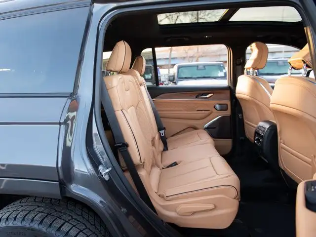 2025 Jeep Grand Cherokee L Summit in Cars & Trucks in Calgary - Image 23
