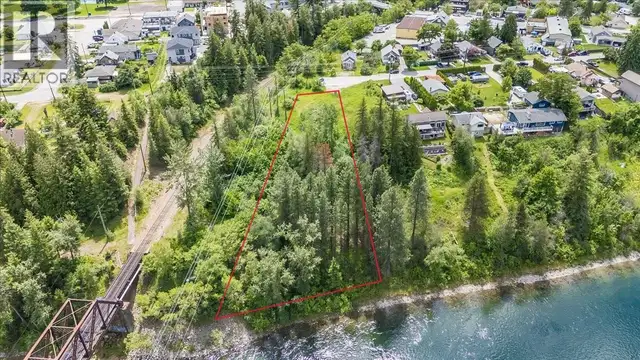 1101 1st Street Lot# Lot B Castlegar, British Columbia in Land for Sale in Nelson - Image 3