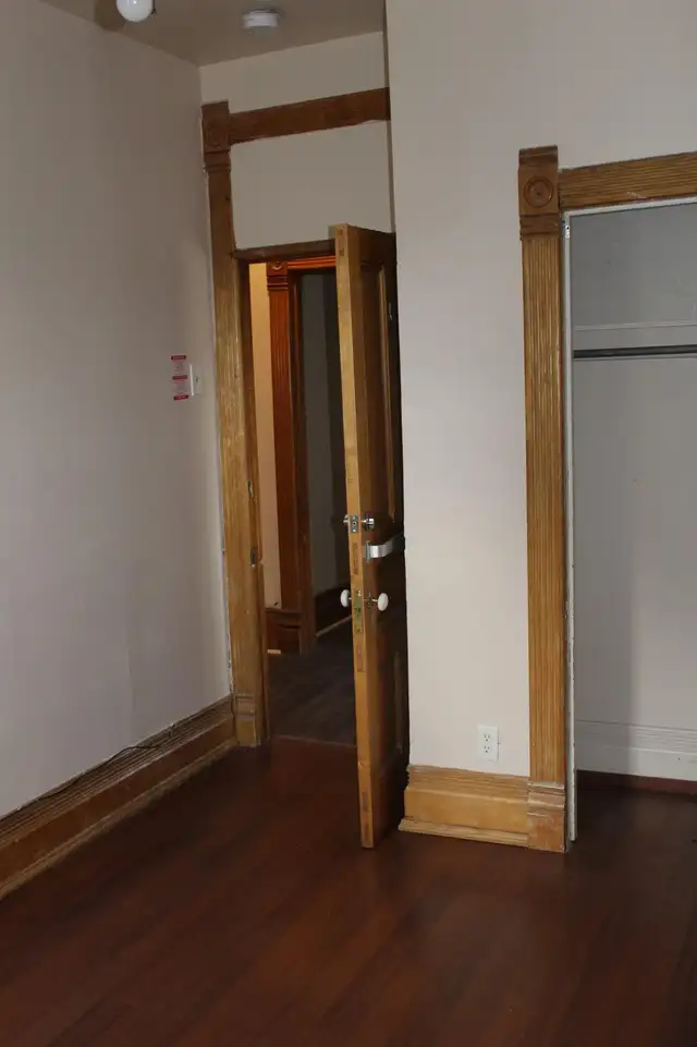 62 DORSET ST - STUDENT RENTALS AVAILABLE in Room Rentals & Roommates in Kitchener / Waterloo - Image 10