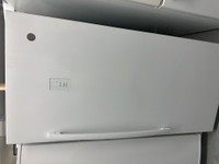 2436-Congelateur GE FUF14DLRCWW White Freezer
