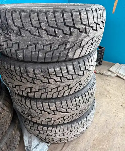 (4) 215 55 17 GT Radial Icepro Snow Tires. Dot 2718 Lots of tread , good for a few more seasons. End...
