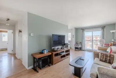 Appartement 4 et demi dans un complexe de 148 unités avec piscine extérieure à Charlesbourg. Situé à...