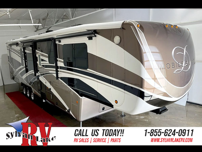 The 2018 DRV Mobile Suites 44 Nashville is a luxury fifth-wheel RV designed for comfort and convenie...