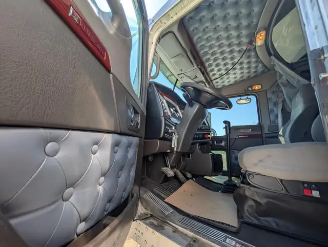 2008 KENWORTH W900L in Heavy Trucks in City of Montréal - Image 15