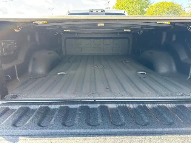 2024 RAM 2500 4x2 Crew Cab with 8 ft Box - MUST GO63295997822081124