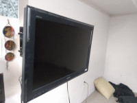 32" Sony Bravia TV w/ Wall Bracket_Moving Sale