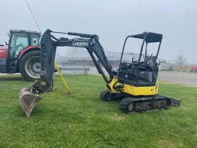 2007 Deere 27D, w/2750hrs and 36in. hyd tilt bucket, open station 2007 DEERE 27D