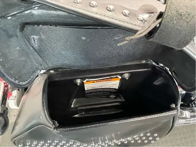 2014 Harley-Davidson Heritage Softail Classic CANADIAN HARLEY/ST in Sport Touring in North Bay - Image 11