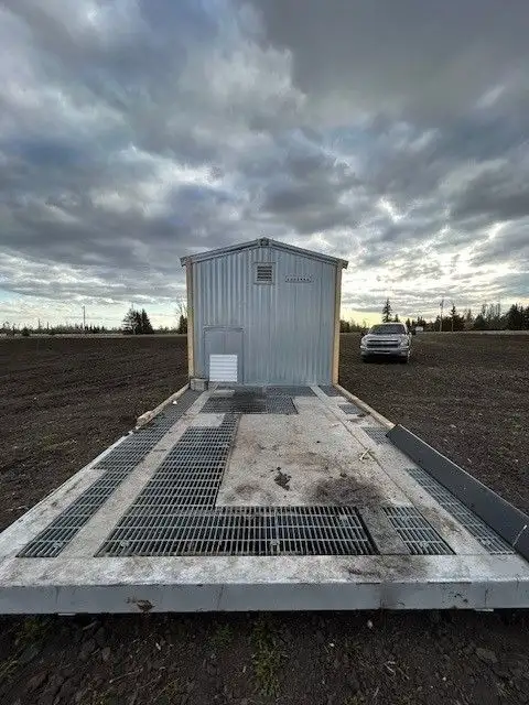 1234 MakLoc Skid Shack in Cargo & Utility Trailers in St. Albert - Image 7