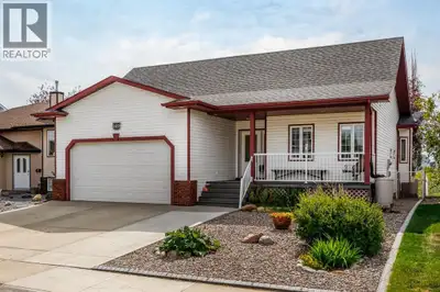 Welcome to 169 Parklane Drive, an established 5-bedroom bungalow offering exceptional space, functio...