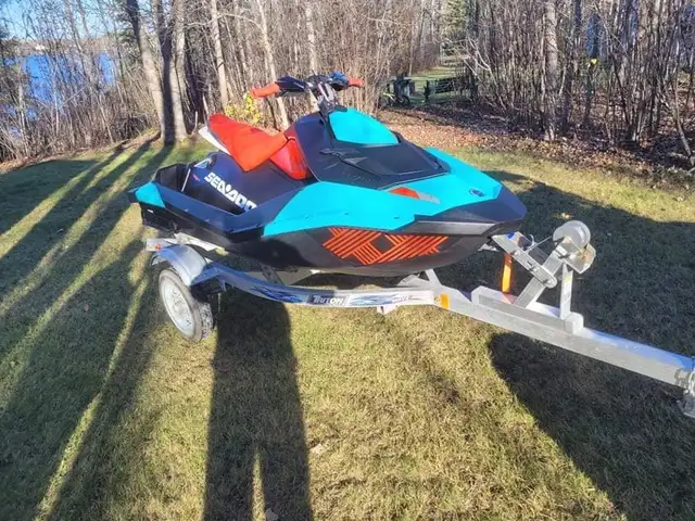 2018 SEADOO SPARK TRIXX 2UP (FINANCING AVAILABLE) in Personal Watercraft in Strathcona County - Image 4