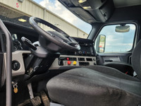 Ryder Stock ID: 243069 Transmission Type/Speed: AUTO 12 Engine: DIESEL DD15 GHG'17 475/1625 Horse Po... (image 8)