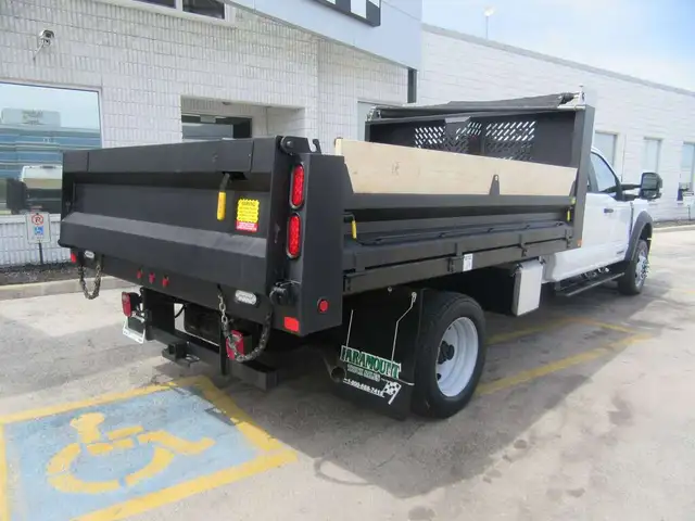 2023 Ford F-550 CREW CAB 4X4 DIESEL WITH 12FT STEEL DUMP BOX in Cars & Trucks in Oakville / Halton Region - Image 4