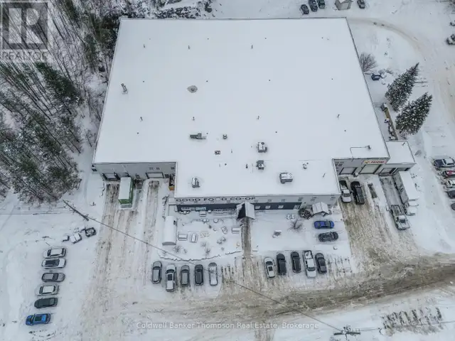 216 - 1 CRESCENT ROAD Huntsville (Brunel), Ontario in Commercial & Office Space for Rent in Muskoka - Image 3