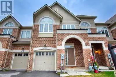 OWN ONE OF THE BEAUTIFUL TOWNHOME IN BEAMSVILLE! Welcome to this gorgeous townhome in an amazing loc...