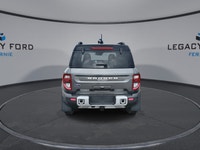 *Leather Seats, Heated Seats, SiriusXM, Apple CarPlay, Android Auto!* Looking for off-roading capabi... (image 6)
