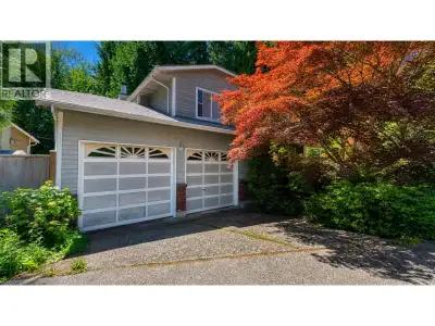 This could be your dream home in the highly sought-after beautiful Lynn Valley. Situated on a flat a...