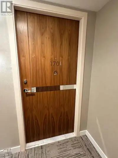 One-Bedroom plus den with parking, locker, and lovely park views! Welcome to SAISONS by Concord - an...