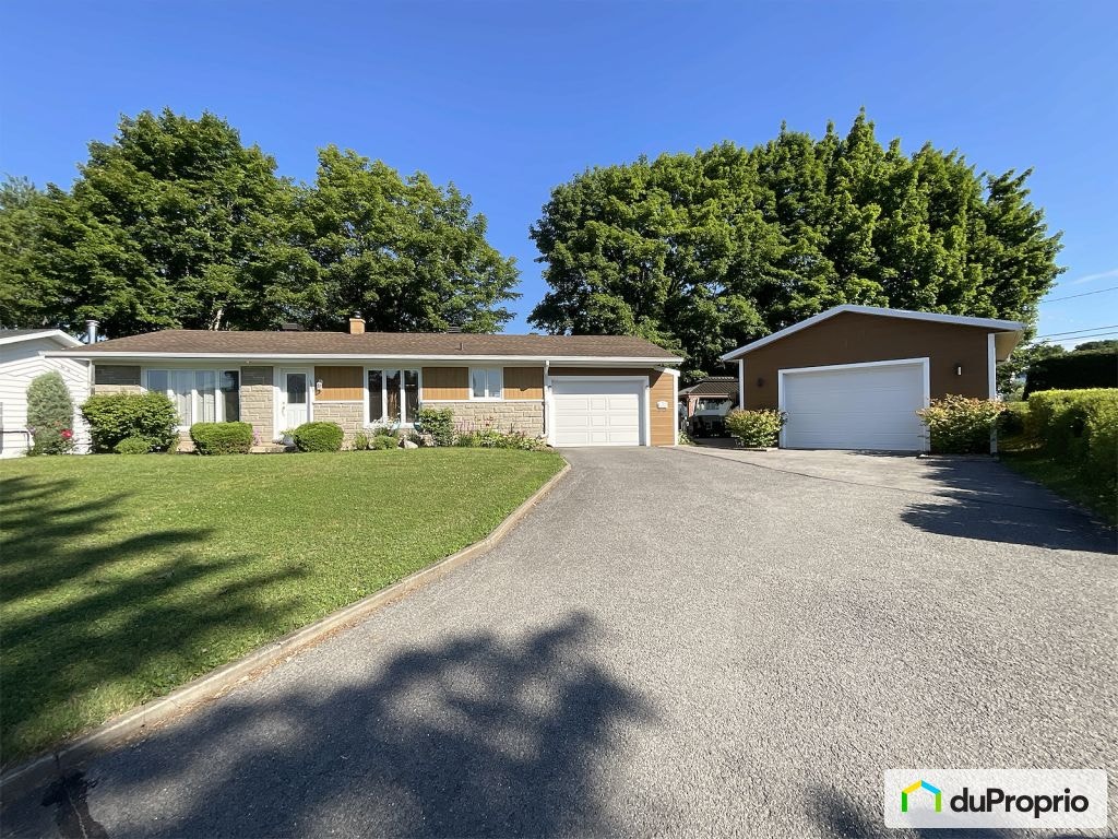 $579,000 - Bungalow for sale in Charlesbourg — photo 1