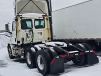2019 Freightliner T12664ST 2019 FREIGHTLINER T12664ST;Heavy Duty Trucks - CONVENTIONAL W/O SLEEPER P... (image 4)