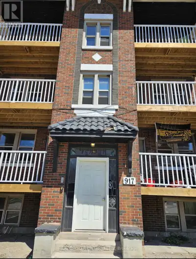 3 - 917 MAIN STREET E Hamilton (Stripley), Ontario
