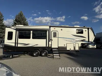 This 2024 Montana High Country 295RL combines luxury, comfort, and quality craftsmanship in a manage...