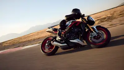 2026 STREET TRIPLE RX MATTE ALUMINUM MSRP $17495 WE SHIP EVERYWHERE ~ EASY FINANCING OPTIONS ~ WE TA...