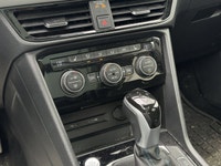 * 4MOTION All-Wheel Drive: Continuously monitors wheel slip to distribute power between front and re... (image 9)
