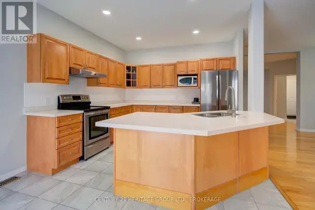 456 WESTON CRESCENT Kingston (East Gardiners Rd), Ontario in Houses for Sale in Kingston - Image 25