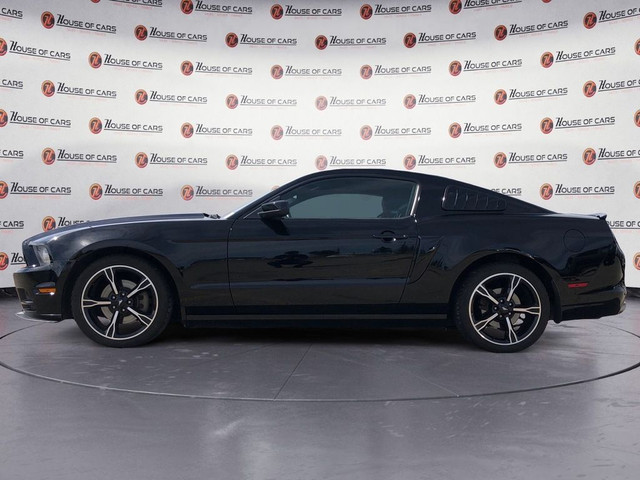 2014 Ford Mustang 2dr Cpe V6 / Heated Seats in Cars & Trucks in Calgary - Image 2