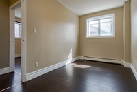 ALL INCLUSIVE RENT at 18 Elm Street Available May 1, 2026! Looking for the perfect student rental cl... (image 3)