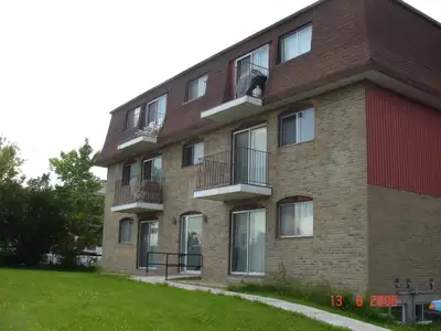 4 1/2 à Québec, CHARLESBOURG Facile d'accès COSTCO Lebourgneuf et Lac-Beauport DISPONIBLE POUR LE 1e...