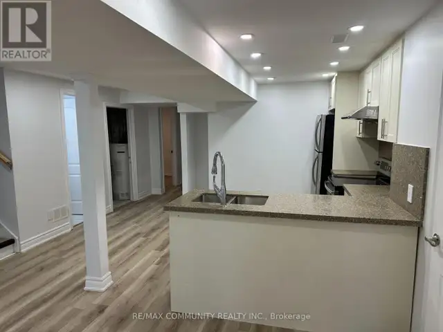 BASEMENT - 12 BALL CRESCENT Whitby (Williamsburg), Ontario in Long Term Rentals in Oshawa / Durham Region - Image 8