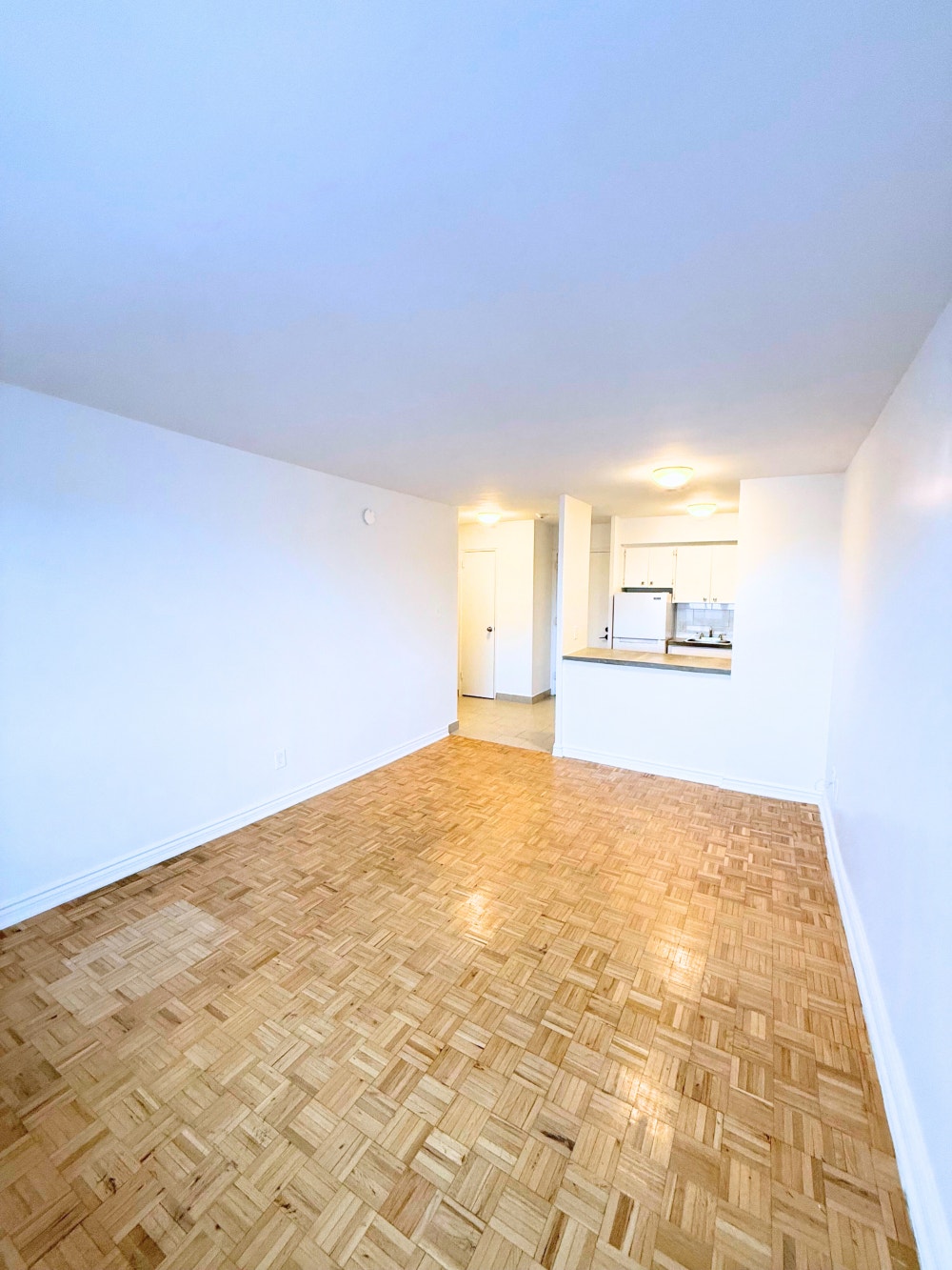 7355 Acadie — photo 1