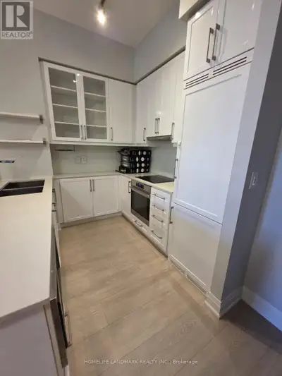 116 - 21 CLAIRTRELL ROAD Toronto (Willowdale East), Ontario
