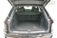 This Audi Q5 delivers a Intercooled Turbo Premium Unleaded I-4 2.0 L/121 engine powering this Automa... (image 9)