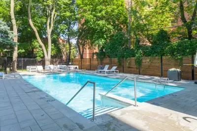 Westmount Estates, 7th floor, facing north - ID 3869