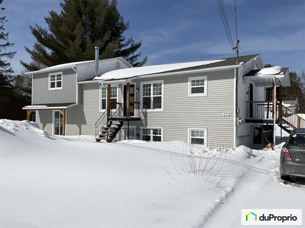 $439,000 - Triplex for sale in St-Boniface — photo 1