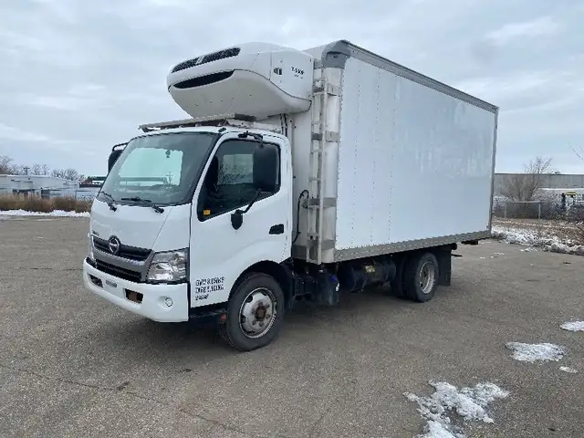 2018 Hino Truck 195 FROZEN in Heavy Trucks in Saskatoon - Image 4