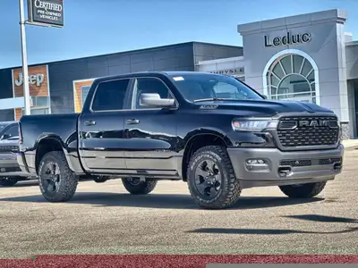This Dealership Service Loaner Demo 2025 RAM 1500 Warlock 4x4 Crew Cab 57 Box has the 3.0L I6 Hurric...