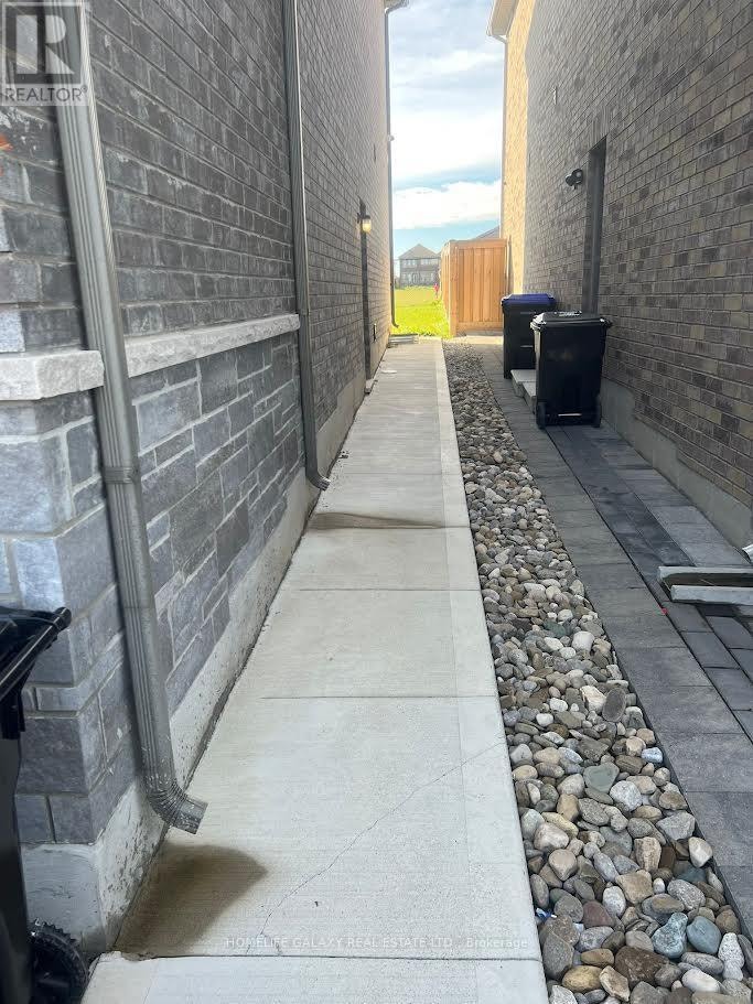 102 ARNOLD CRESCENT New Tecumseth (Alliston), Ontario Long Term