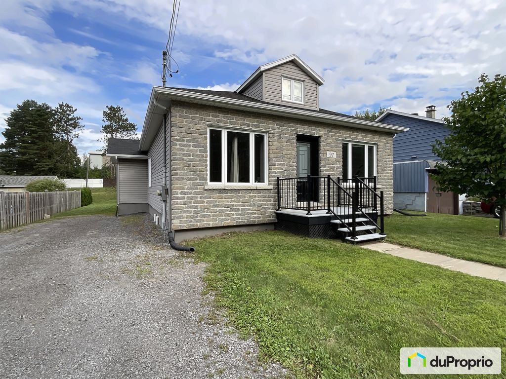 $389,000 - 1 1/2 Storey in Trois-Rivières (Cap-De-La-Madeleine) — photo 1