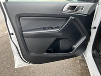 Passionate enthusiasts wanted for this sexy and dynamic 2021 Ford Ranger . Take pleasure in the butt... (image 9)