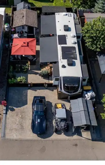 FOR SALE: Grand Design Solitude 380FL – Luxury Fifth Wheel in Exceptional Condition If you’re lookin...