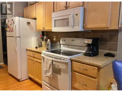 PERFECT FIRST TIME PURCHASE! COMES COMPLETELY FURNISHED, BEDS, BEDDING, COUCHES, TABLES, CHAIRS, A C...