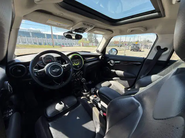 2018 MINI 5 Door Cooper S FWD in Cars & Trucks in Calgary - Image 8