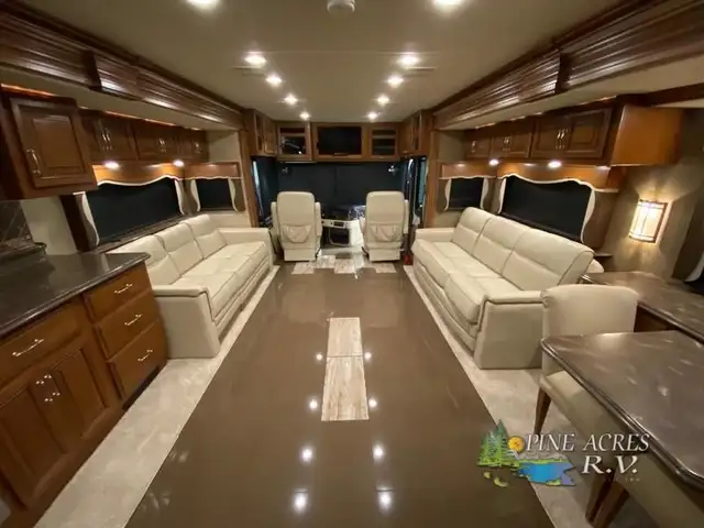 2015 Fleetwood RV Providence 42M only 027,446 Miles in RVs & Motorhomes in Moncton - Image 31