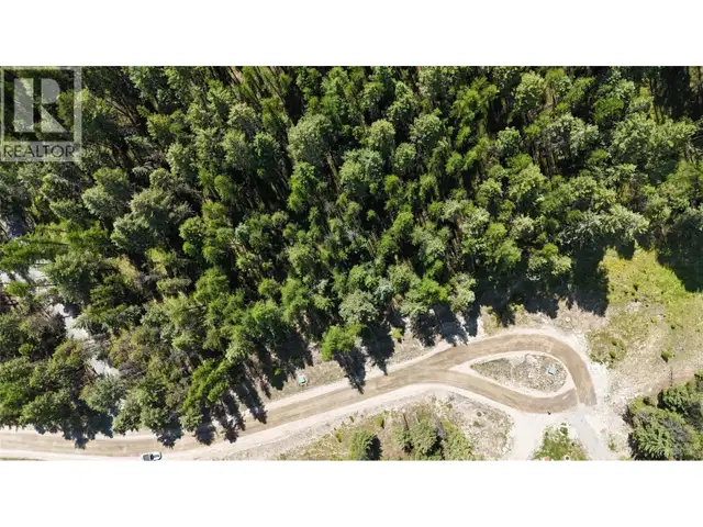 SL59 Osprey Landing View Wardner, British Columbia in Land for Sale in Cranbrook - Image 6